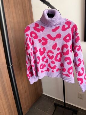Women’s Lavender & Hot Pink Leopard Turtleneck Sweater